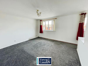ST JAMES COURT- click for photo gallery